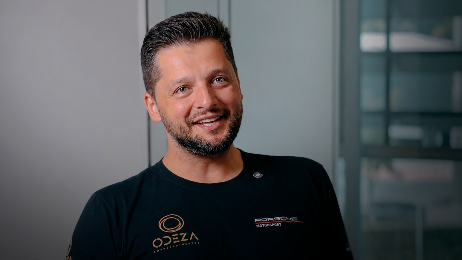 Silvio Morestoni: da confiança na Odeza às pistas da Porsche Cup Brasil