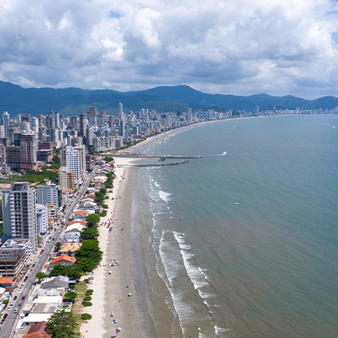 Não é só Balneário Camboriú: cidades como Penha e Porto Belo lideram nova onda de investimentos no Litoral Norte de SC